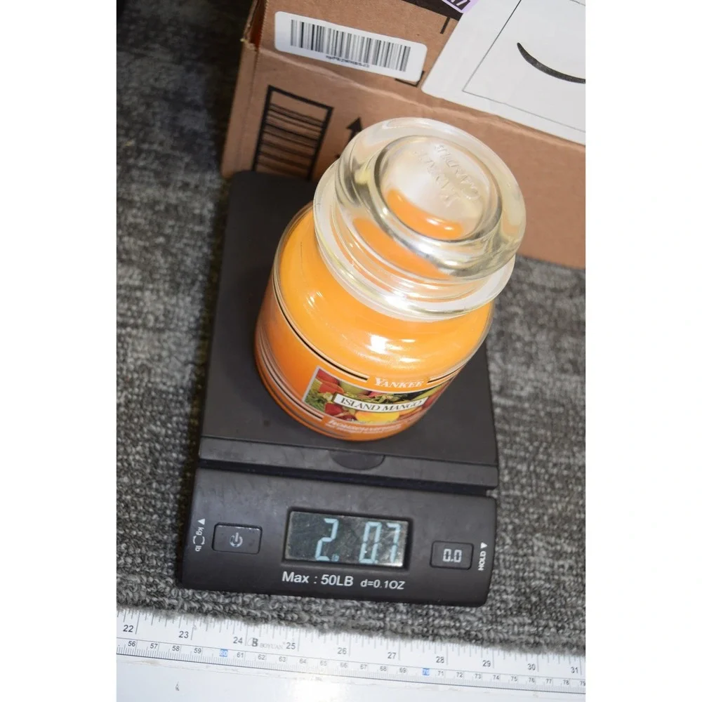 Yankee Candle Housewarmer Island Mango 14.5 oz Scented Jar Candle 114535